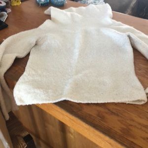 Winter white Moda intern’l convertible sweater